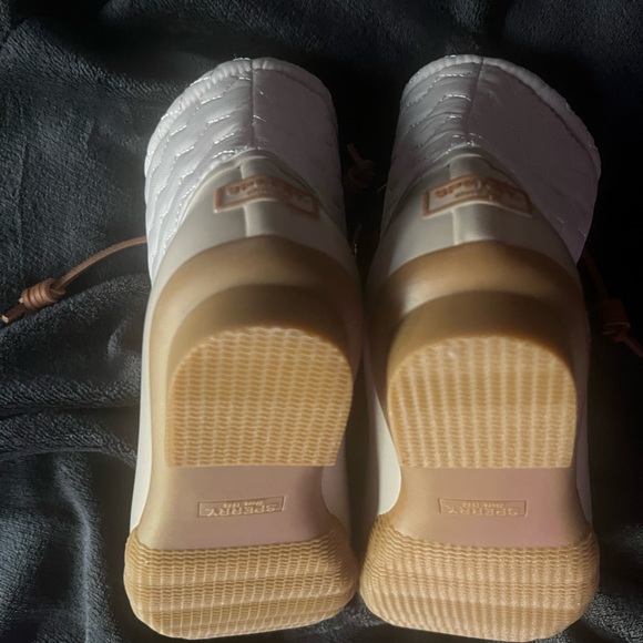 Sperry Women’s Saltwater Boots - Picture 3 of 5